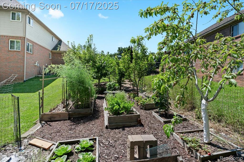 610 W Oxhill Drive, White Lake, MI — Photo 35
