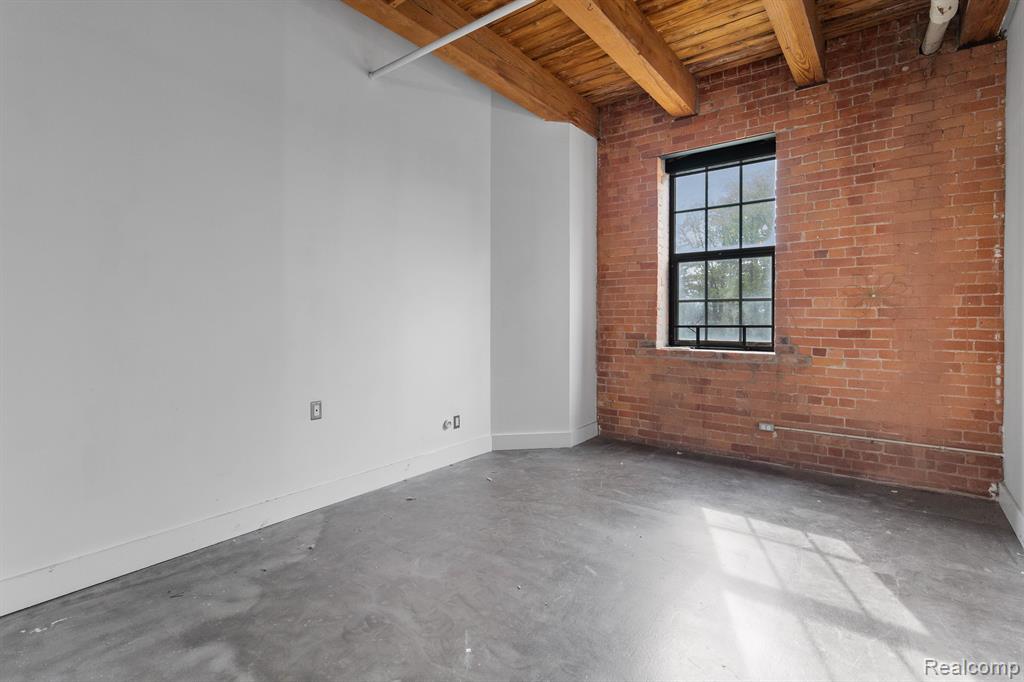 6533 E JEFFERSON Avenue, Detroit, MI 48207 — Photo 14