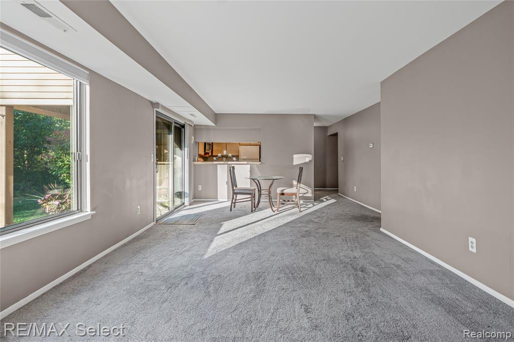 250 Briarcrest Drive, 129, Ann Arbor, MI 48104 — Photo 21