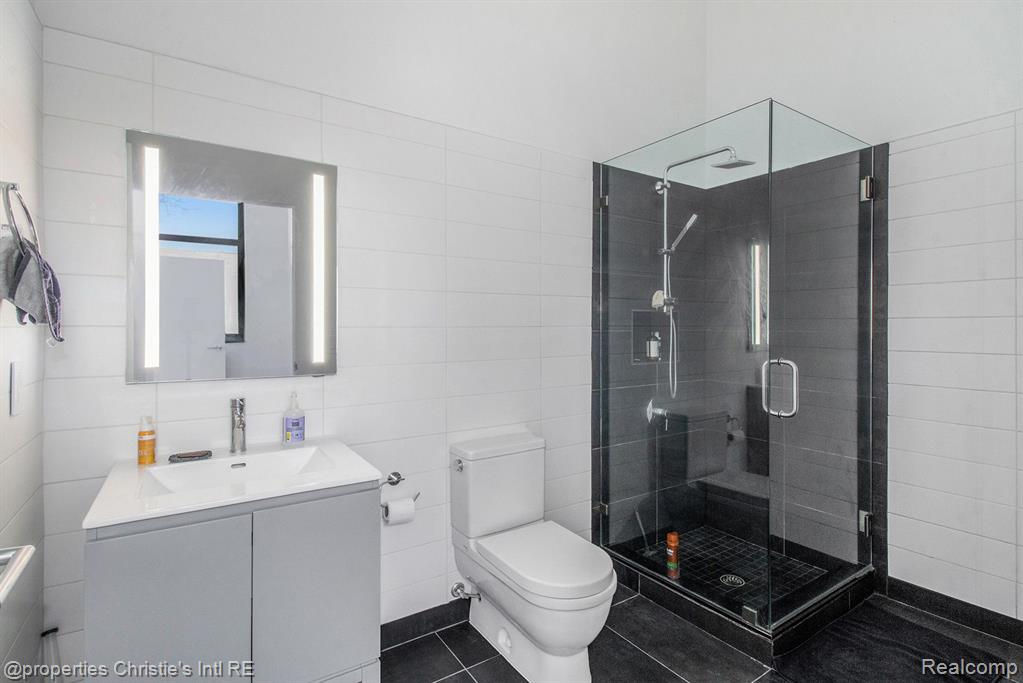 1454 TOWNSEND Street, 202, Detroit, MI 48214 — Photo 15