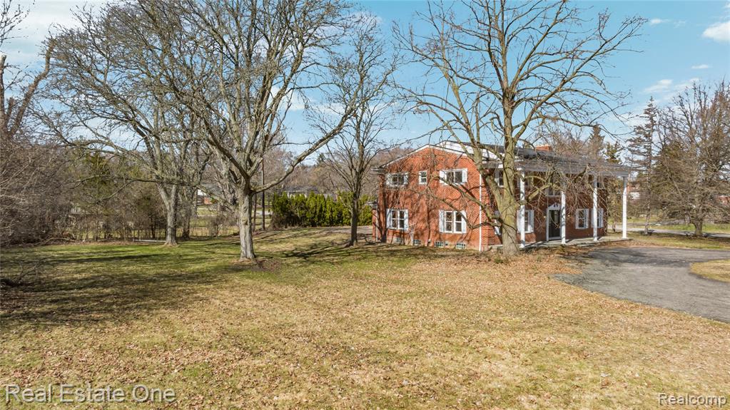 5742 Springwater Lane, West Bloomfield, MI — Photo 50
