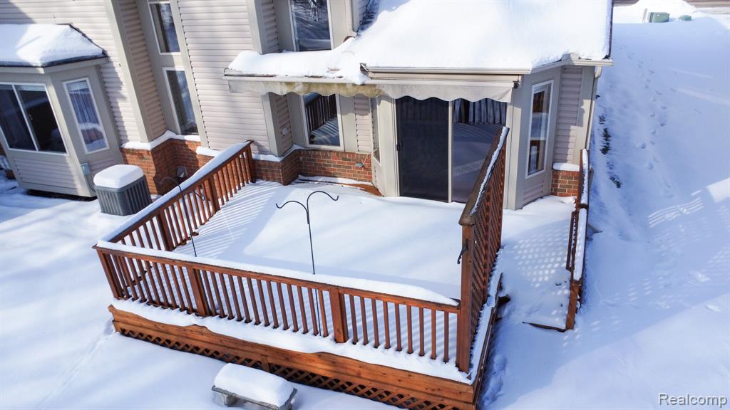 6056 Lochmore Drive, 49, Commerce Twp, MI 48382 — Photo 31
