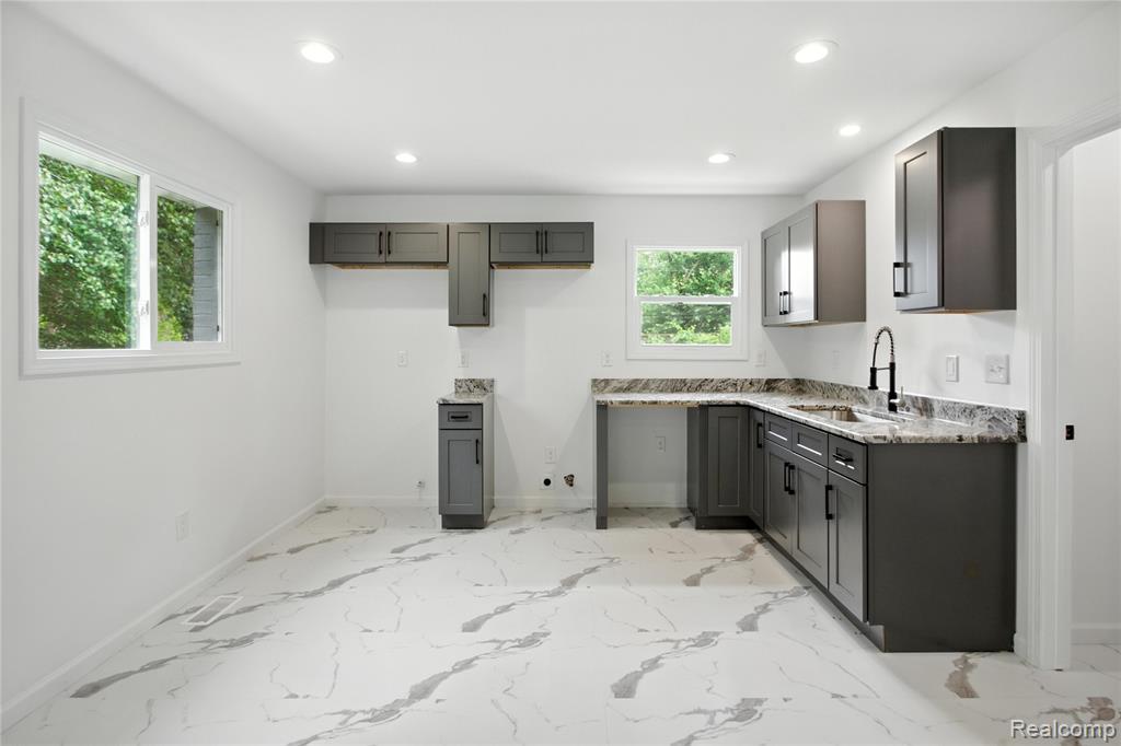 4736 Summerhill Drive, Clarkston, MI — Photo 11