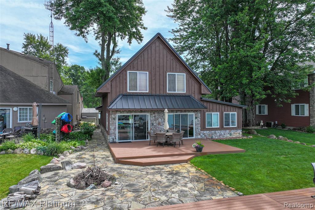 3154 PONEMAH Drive, Fenton, MI 48430 — Photo 3
