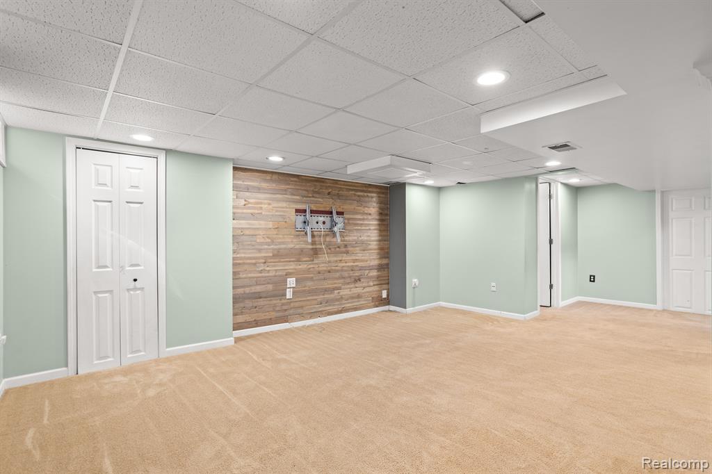 9950 HENRY RUFF Road, Livonia, MI 48150 — Photo 23