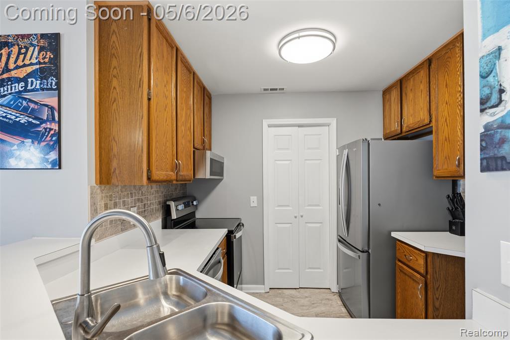 47 Rosebud Lane, Mount Clemens, MI 48043 — Photo 8