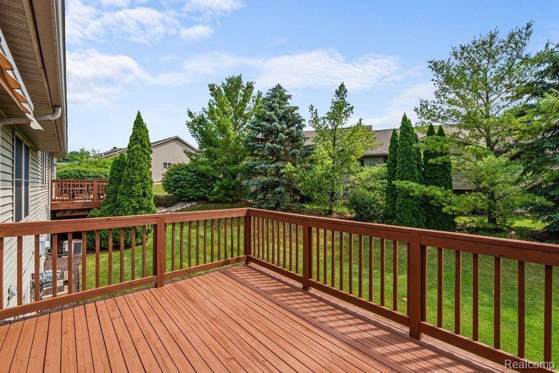 6197 MOUNTAIN LAUREL Drive, Brighton, MI 48116 — Photo 38