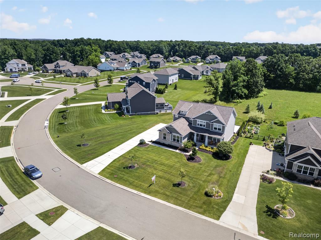 2429 Walnut View Dr, Howell, MI 48855 — Photo 27