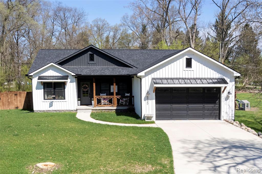 5730 Crescent Road, Waterford, MI 48327 — Photo 2