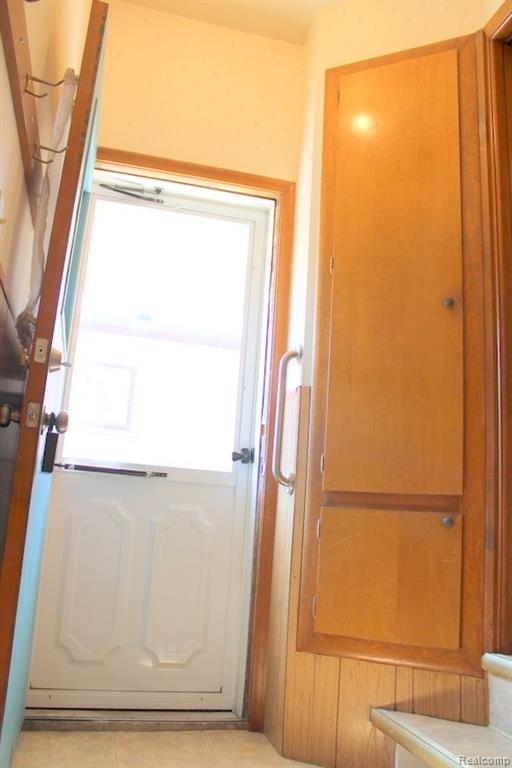 9045 Carter Avenue, Allen Park, MI 48101 — Photo 34