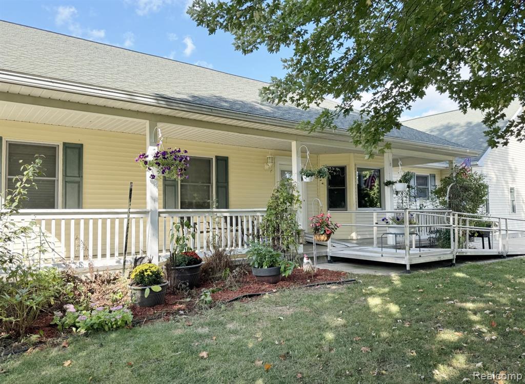 6409 Robb Road, Fowlerville, MI 48836 — front exterior