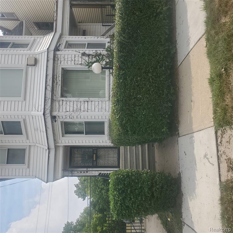 1260 Fischer, Detroit, MI 48214
