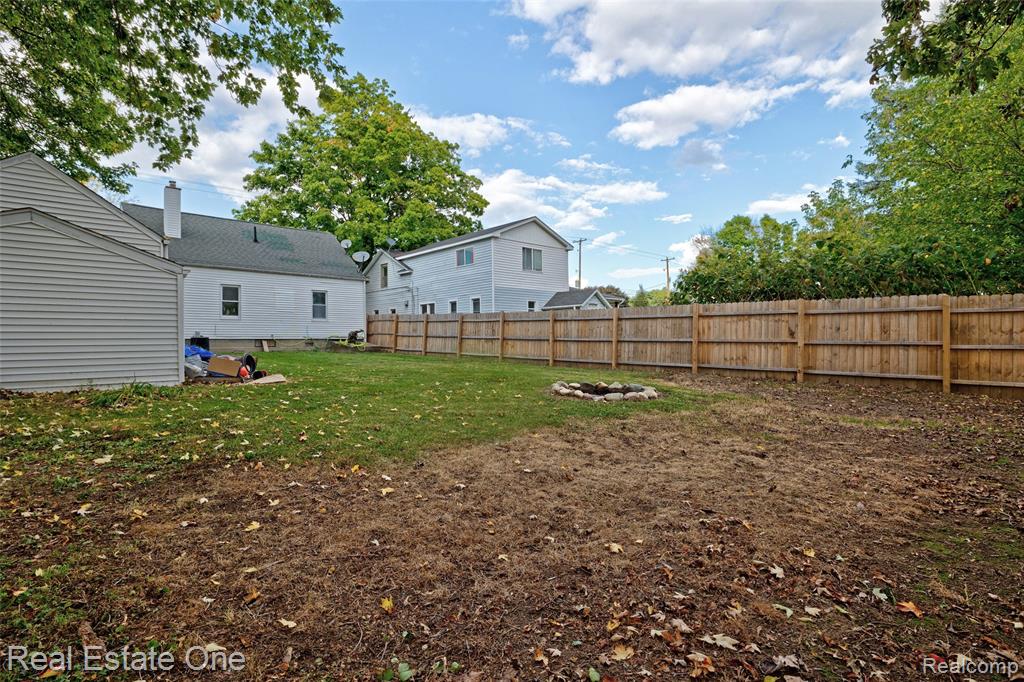 8247 Miller Road, Swartz Creek, MI 48473 — Photo 31