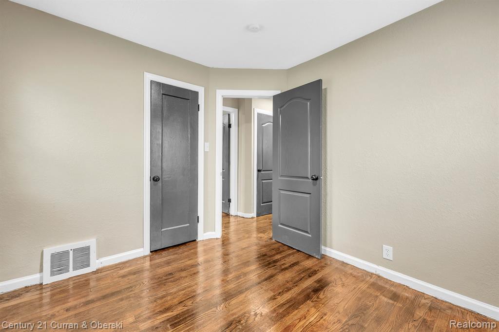 9583 STAHELIN Avenue, Detroit, MI 48228 — Photo 10