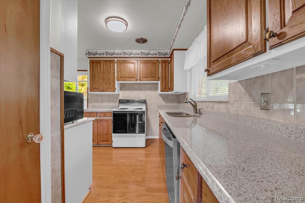 1076 Stratford Lane, Bloomfield Hills, MI 48304 — Photo 8