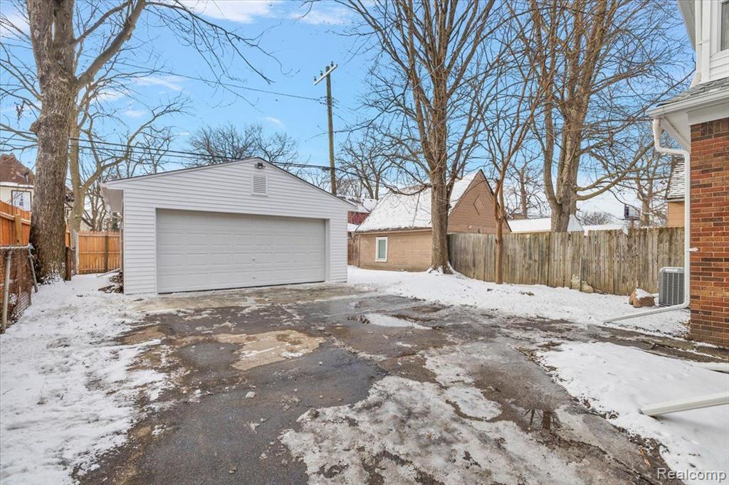 4835 COURVILLE Street, Detroit, MI 48224 — Photo 5