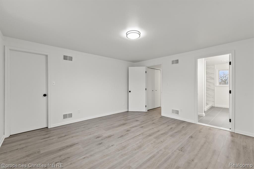 33355 Slocum Drive, Farmington, MI 48336 — Photo 18