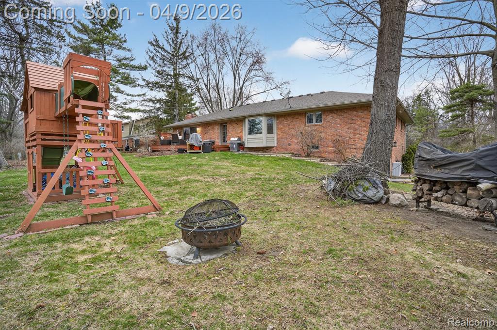 341 Ridgewood Road, Rochester, MI 48306 — Photo 66