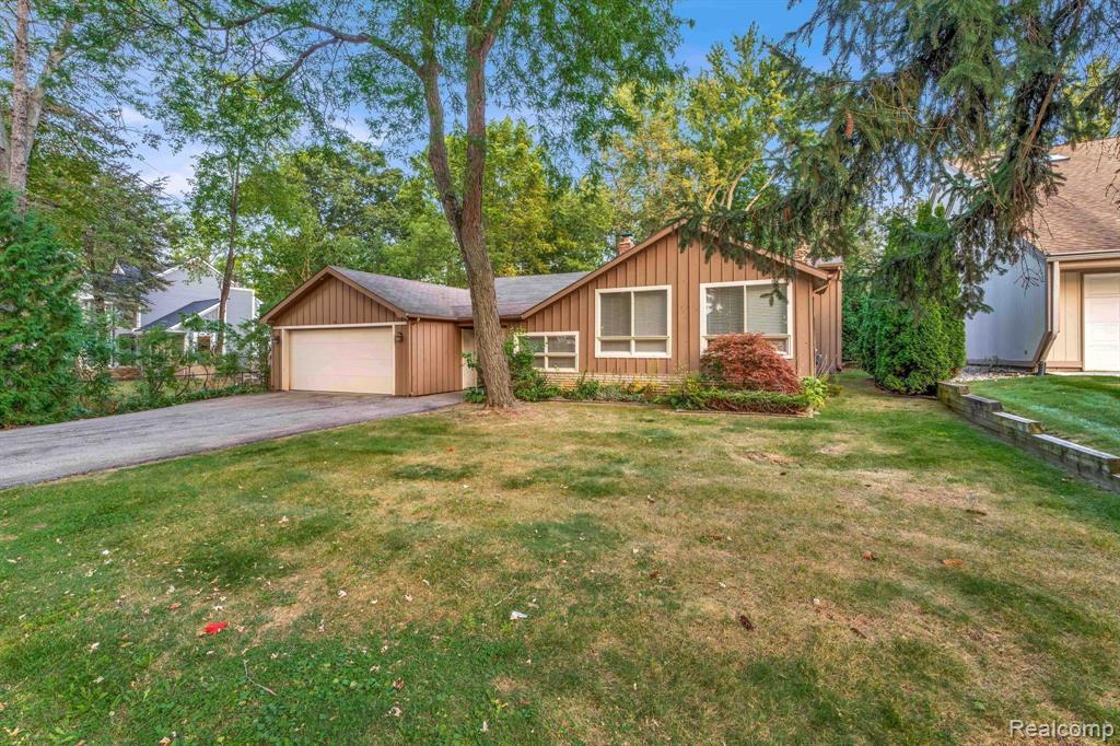 5481 Sunnycrest Drive, West Bloomfield, MI 48323 — Photo 2