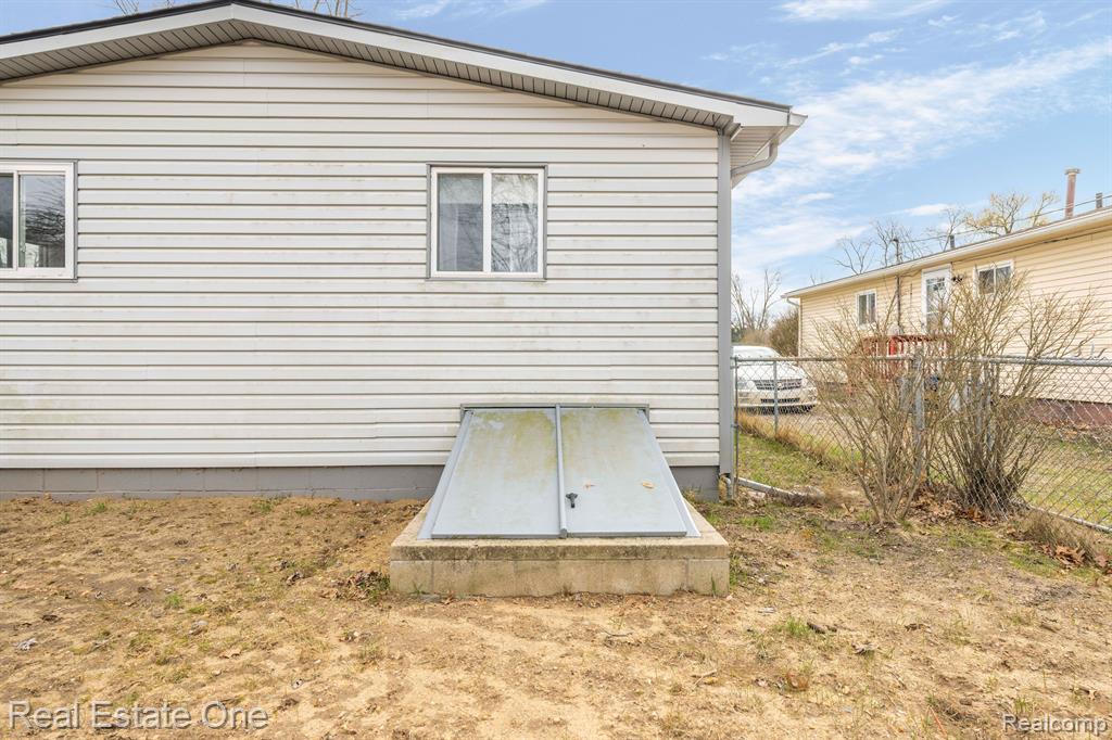542 SNYDER Road, Highland, MI — Photo 25