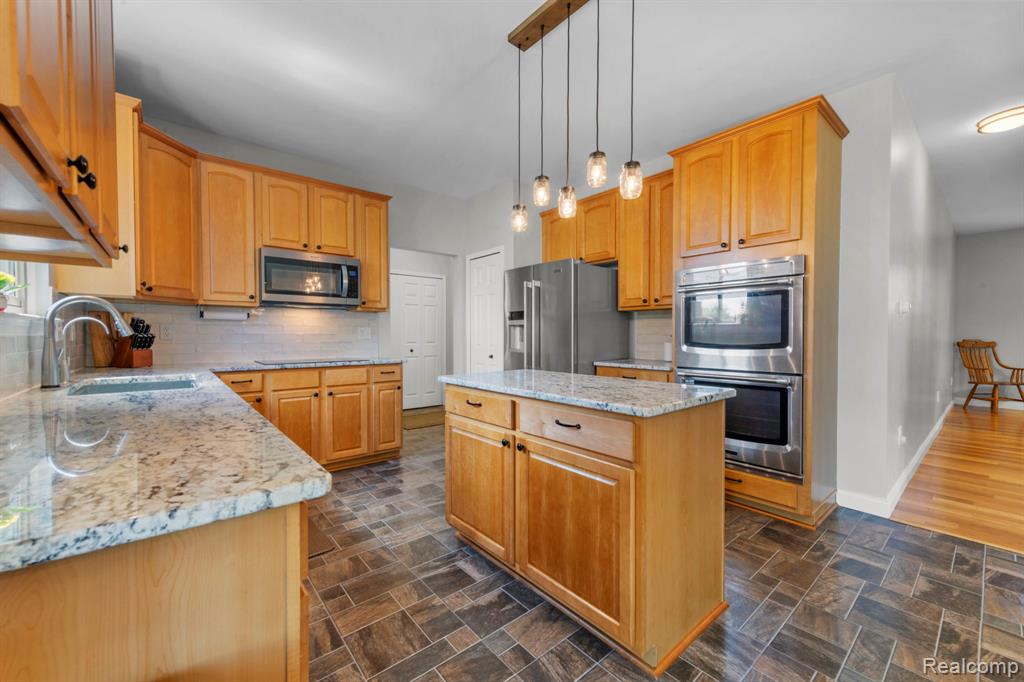 981 Coventry Court, Oxford, MI 48371 — Photo 27
