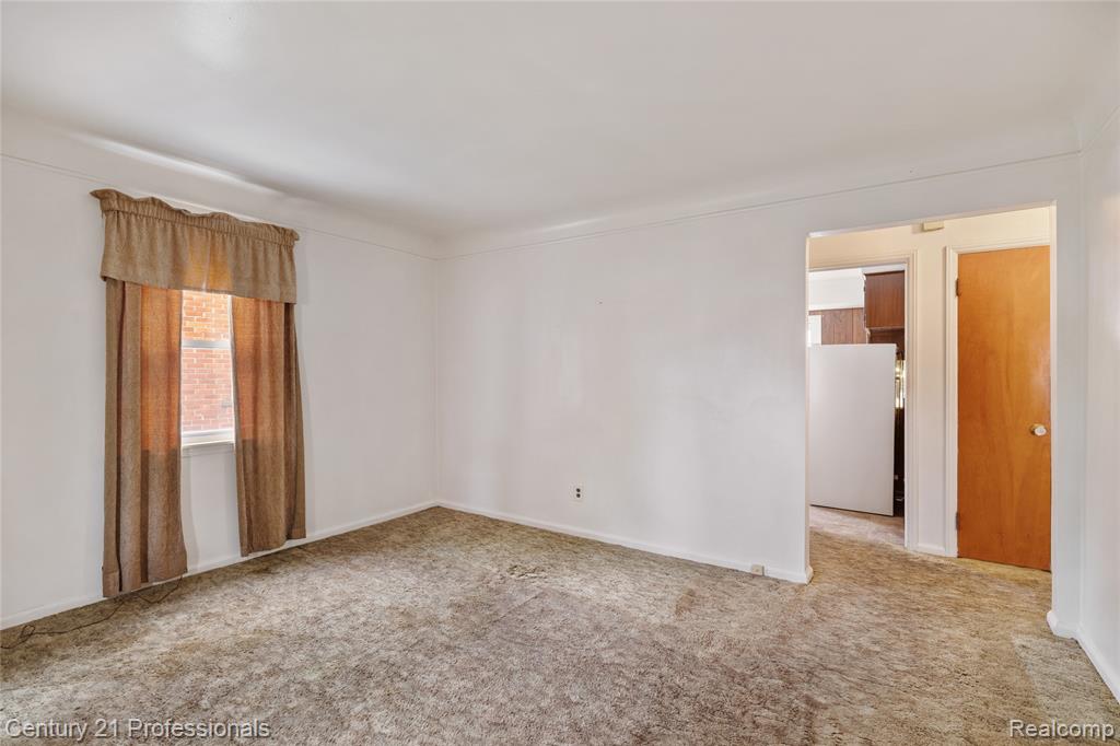 6953 N Vernon Street, Dearborn Heights, MI 48127 — Photo 3