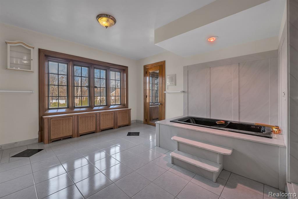 16761 E Jefferson Avenue, Grosse Pointe, MI 48230 — Photo 48