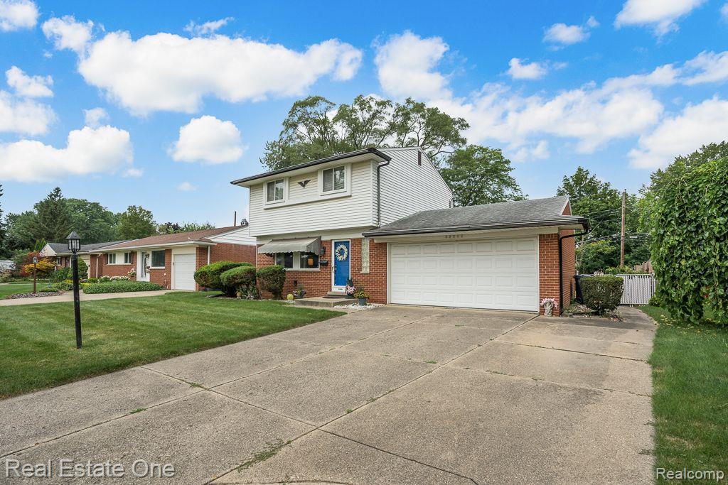 39553 Rambler Drive, Sterling Heights, MI 48313 — Photo 33