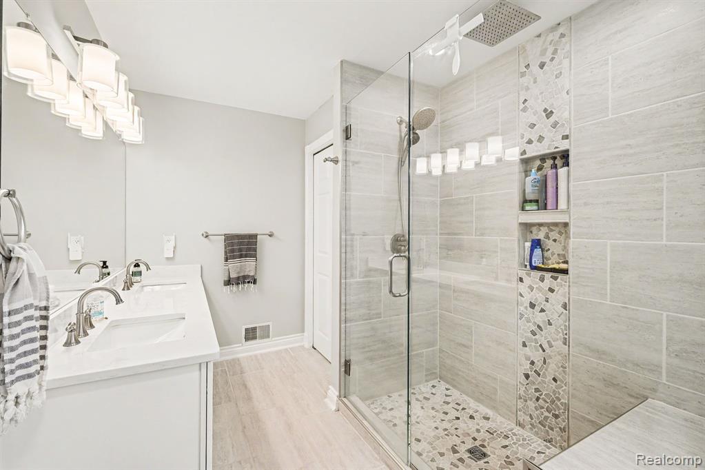 16181 Valcrest Drive, Linden, MI 48451 — Photo 28