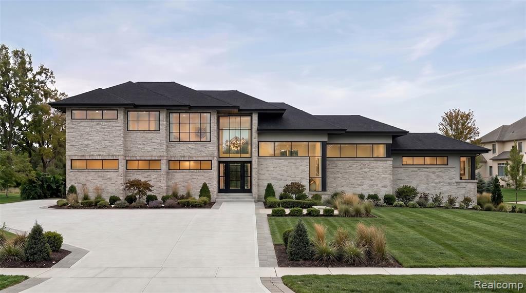 1733 N Morningside Way Drive, Bloomfield Hills, MI 48302