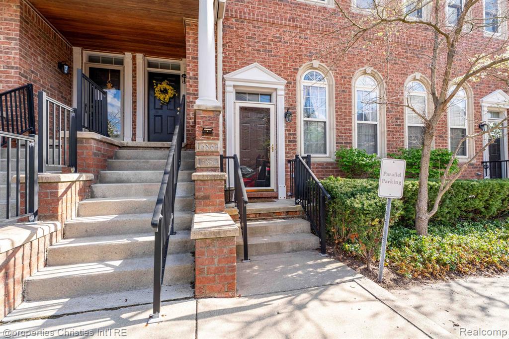 16854 Farmington Road, Livonia, MI 48154, Livonia, MI, 48154