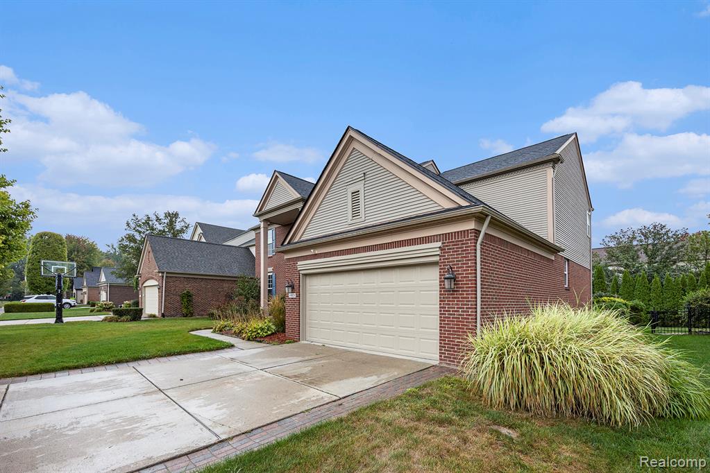 49620 Dunhill Drive, Macomb, MI 48044 — Photo 45