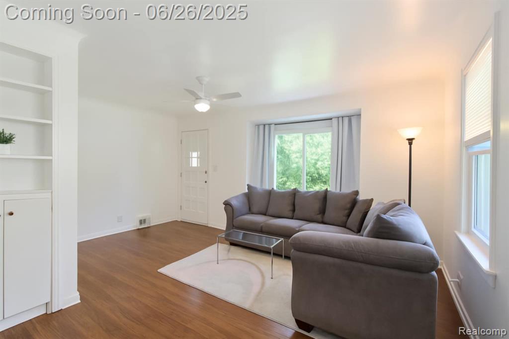 607 Chalmers Street, Flint, MI 48503 — Photo 3