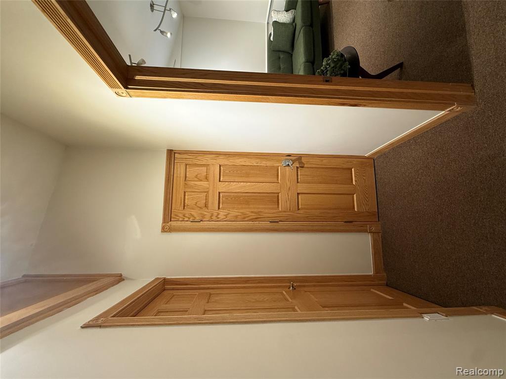 5619 HIGHLAND Road, Waterford, MI 48327 — Photo 14