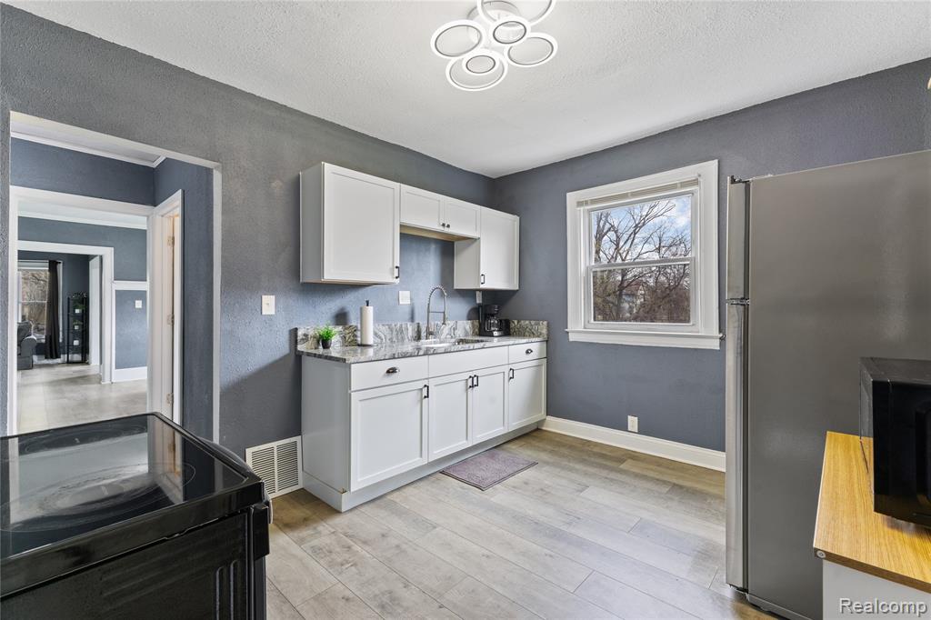 512 Westminster Street, Detroit, MI 48202 — Photo 14