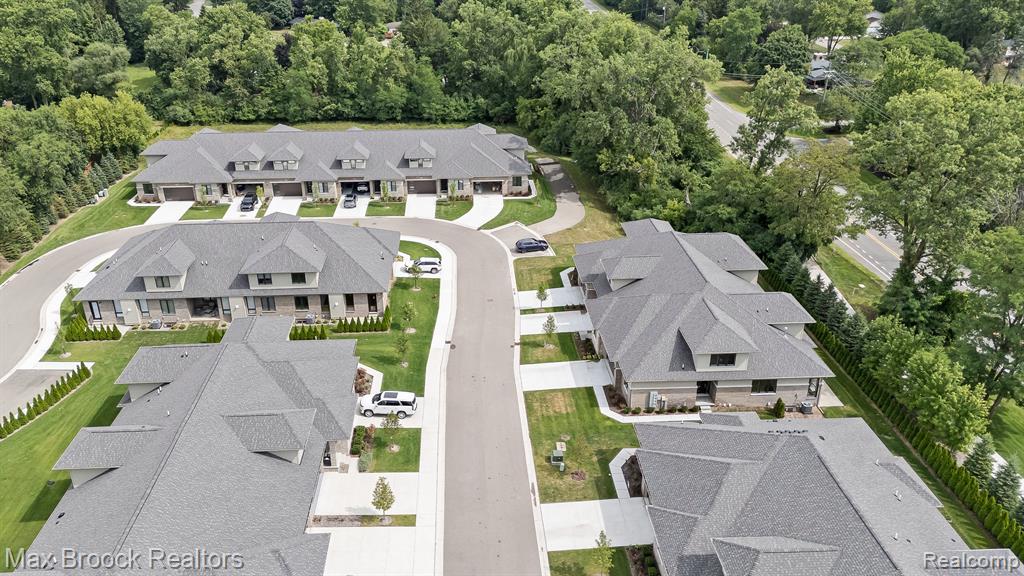 7475 Gramercy Circle, 18, West Bloomfield, MI — Photo 27