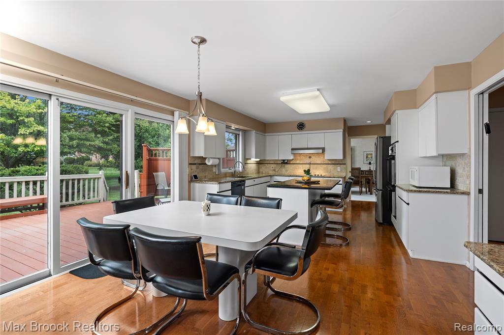 6684 Stonebridge E, West Bloomfield, MI — Photo 22
