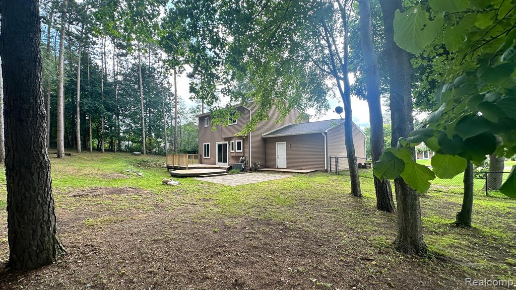 350 Timberwood Trail, Ortonville, MI 48462 — Photo 6