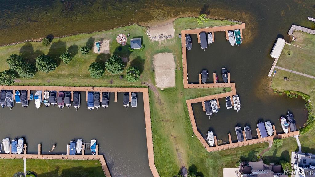 1062 FOREST BAY Drive, Waterford, MI 48328 — Photo 18