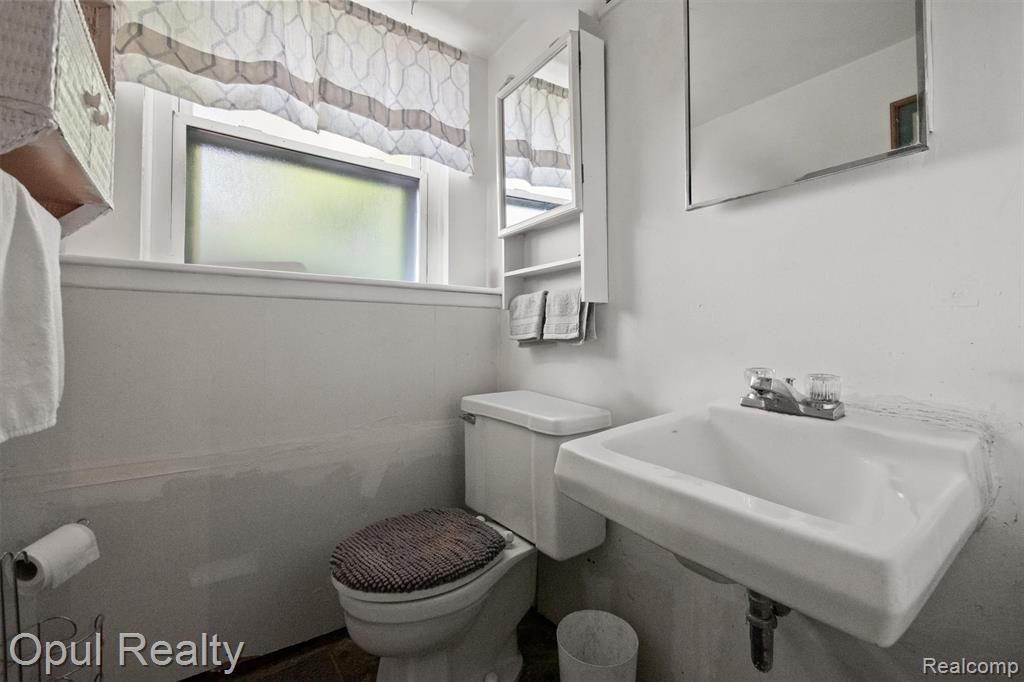1218 Barchester Street, Westland, MI 48186 — Photo 23