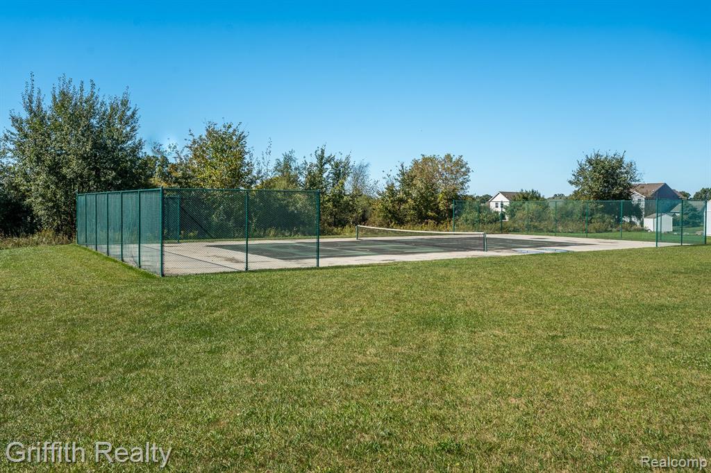 3576 AMBER OAKS Drive, Howell, MI 48855 — Photo 35