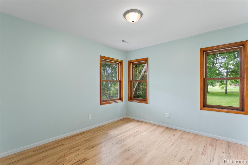 4408 S Lake Drive, Newport, MI 48166 — Photo 10