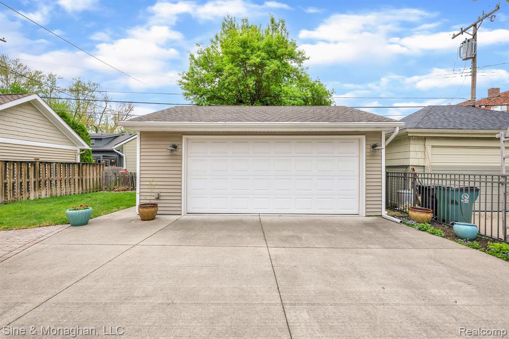 424 W Hudson Avenue, Royal Oak, MI 48067 — Photo 42