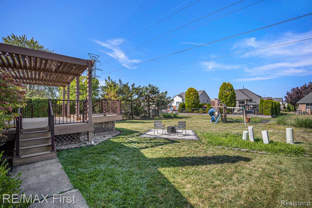43373 Brooks Drive, Clinton Twp, MI 48038 — Photo 31
