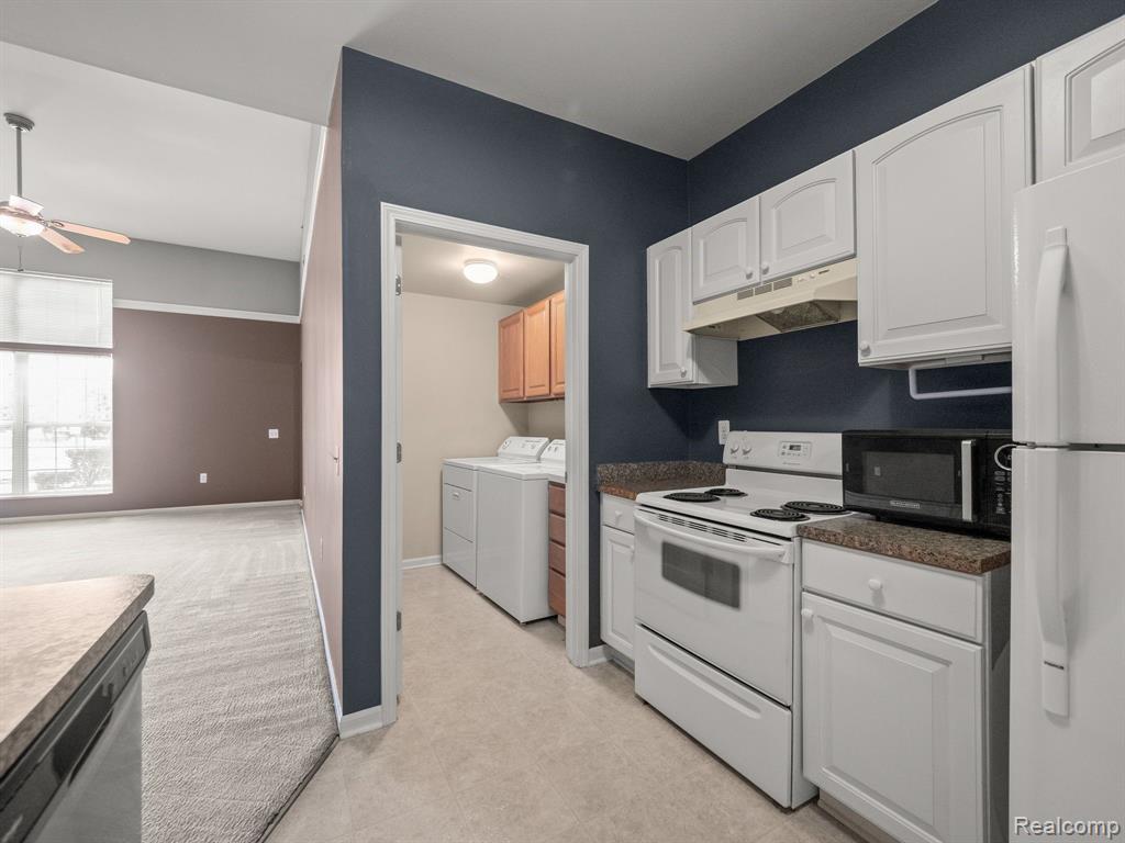 7683 AMBASSADOR Drive, Shelby Twp, MI 48316 — Photo 13
