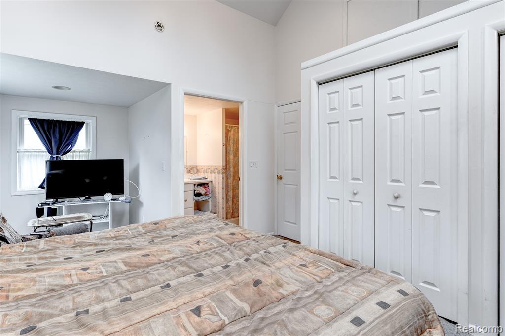 2190 W Maple Avenue, Flint, MI 48507 — Photo 15