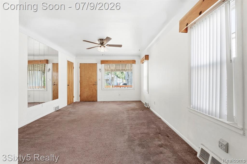 460 Manatee Avenue, Hazel Park, MI 48030 — Photo 3