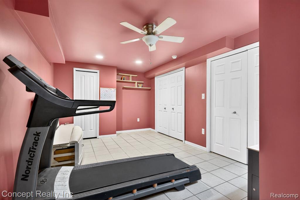 42392 White Hart Boulevard, Canton, MI 48188 — Photo 33