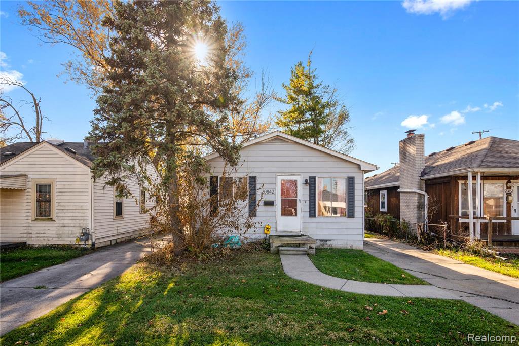 20842 Ridgemont Road, Harper Woods, MI 48225 — front exterior