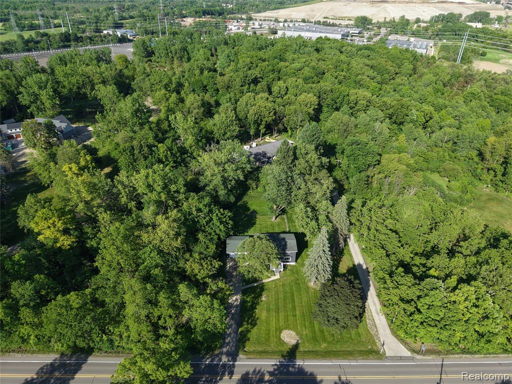 1460 W Silverbell Road, Lake Orion, MI — Photo 20